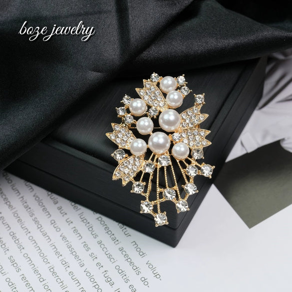 Alloy Starshaped Electroplated Women's Brooch Fashionable And Creative Pearl Design