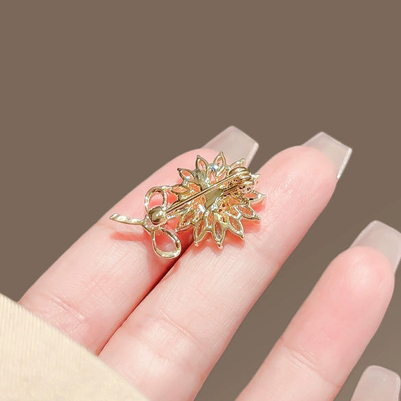Alloy Sunflower Brooch Electroplating Highend Female Niche Design Sense Pin Neck Accessories