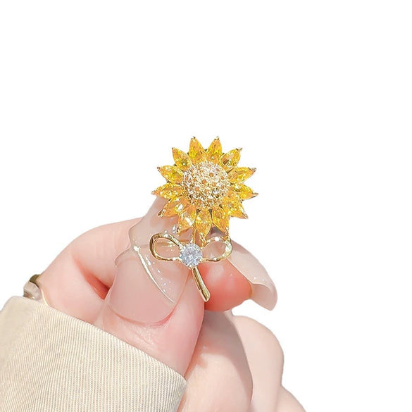 Alloy Sunflower Women's Brooch Electroplating Pin Cute Small Corsage Collar Accessories