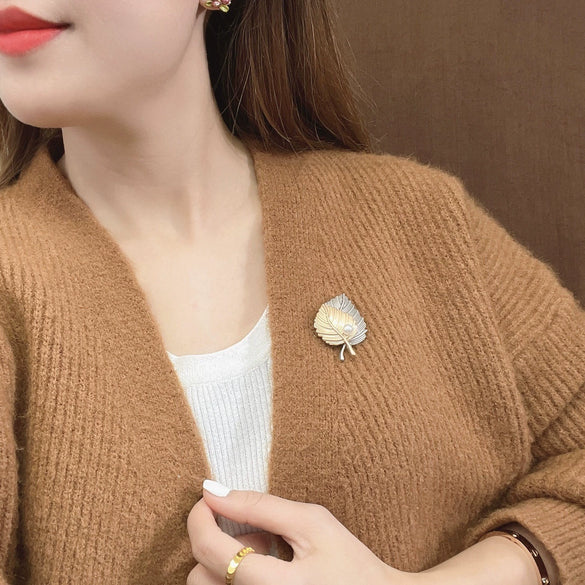 Alloy Vintage Maple Leaf And Flower Electroplated Brooch For Women