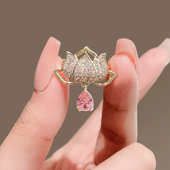 Alloy Water Lotus Brooch For Women Electroplated Natural Style