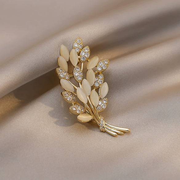 Alloy Wheat Ear Women's Niche Design Antiglare Light Luxury Brooch With Flower Pattern And Electroplating Treatment