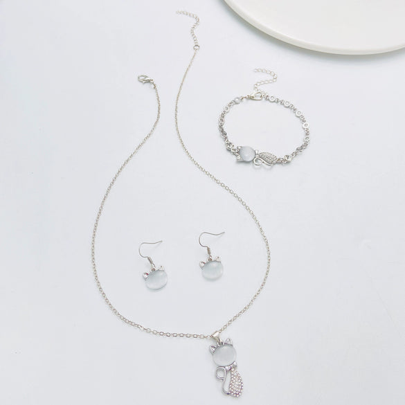 Alloy Women's Animals Style Bear Little Pig Small Animal Electroplated Bracelet Necklace Earrings Three Piece Accessories