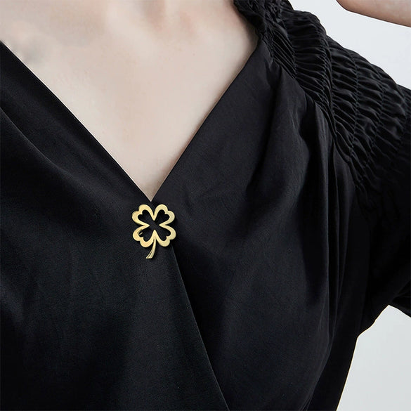 Alloy Women's Antirunning Light Brooch With Flower Pattern And Electroplating Treatment