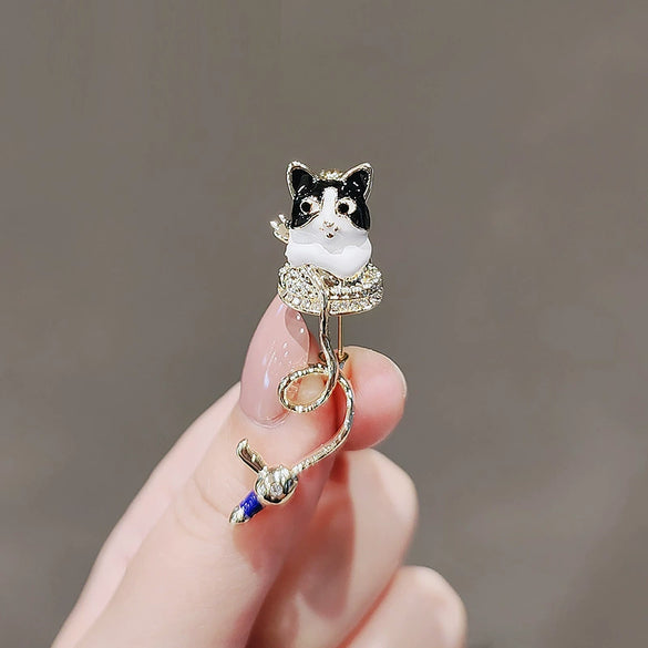 Alloy Women's Brooch With Flower Pattern And Electroplating Process Natural Style