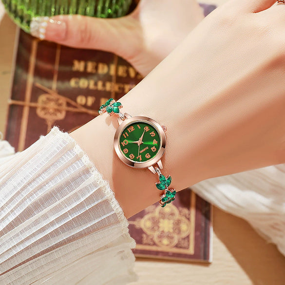 Alloy Women's Fashionable Round Dial Clover Bracelet Watch