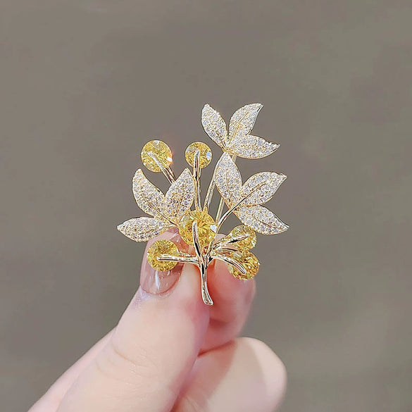 Alloy Women's Lucky Tree Brooch With Leaf Pattern And Electroplating Design