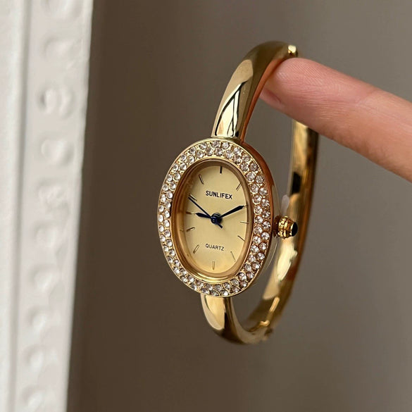 Antique Oval Mini Bathtub Golden Women's Quartz Wristwatch With Stainless Steel Buckle And Metal Case In Medieval Style