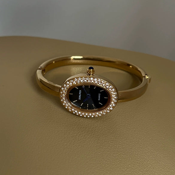 Antique Oval Mini Bathtub Golden Women's Quartz Wristwatch With Stainless Steel Buckle And Metal Case In Medieval Style