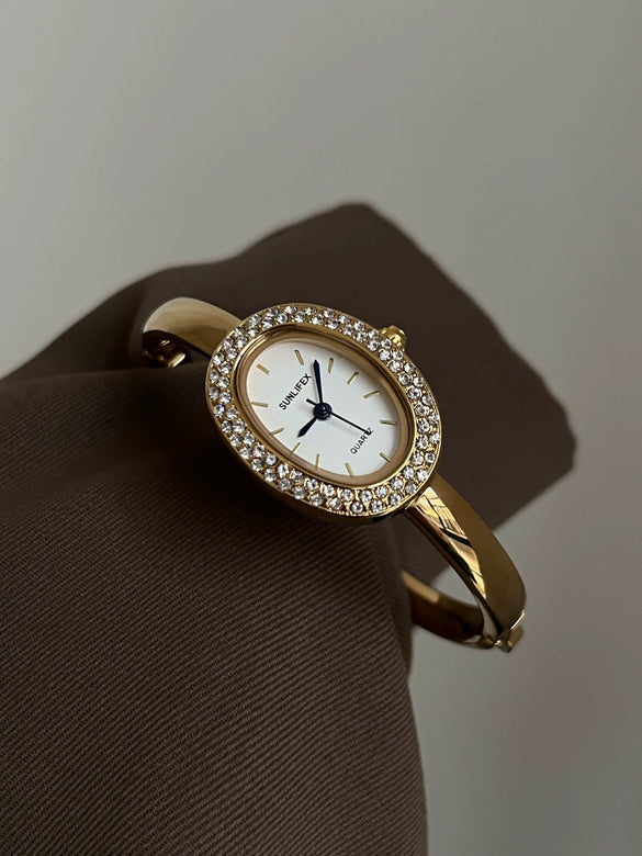 Antique Oval Mini Bathtub Golden Women's Quartz Wristwatch With Stainless Steel Buckle And Metal Case In Medieval Style