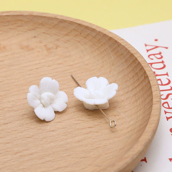 Artificial Ceramic Flower Perforated Beaded Handmade Earrings Hairpin Phone Case Accessories