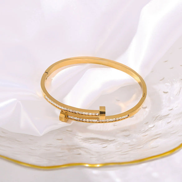 Asymmetric Open Disc Niche Fashion Women's Bracelet Set In Titanium Steel Plated 18K Gold With Zircon Vacuum Plated In 18K Furnace