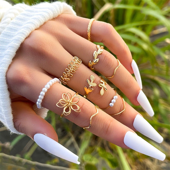 Baroque Pearl Flower Pleated Metal Lava Ring For Women Retro Fashion With Electroplating Geometric Pattern And Mixed Materials