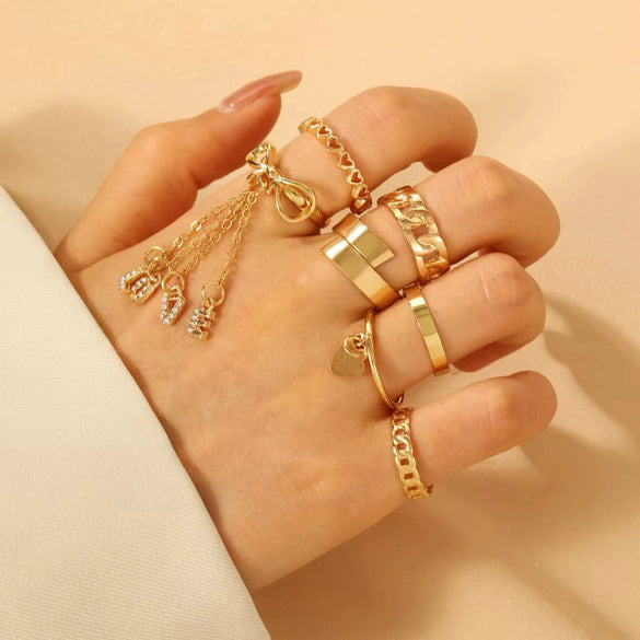 Baroque Pearl Flower Pleated Metal Lava Ring For Women Retro Fashion With Electroplating Geometric Pattern And Mixed Materials