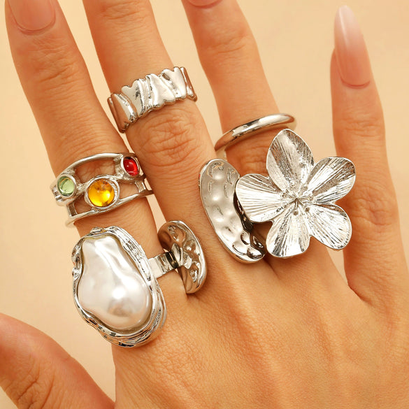 Baroque Pearl Flower Pleated Metal Lava Ring For Women Retro Fashion With Electroplating Geometric Pattern And Mixed Materials