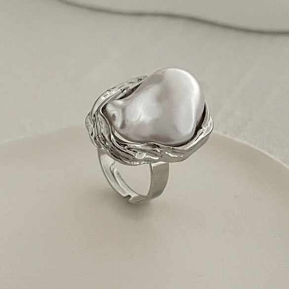 Baroque Style Metal Imitation Pearl Pleated Flower Ring For Women With Electroplating