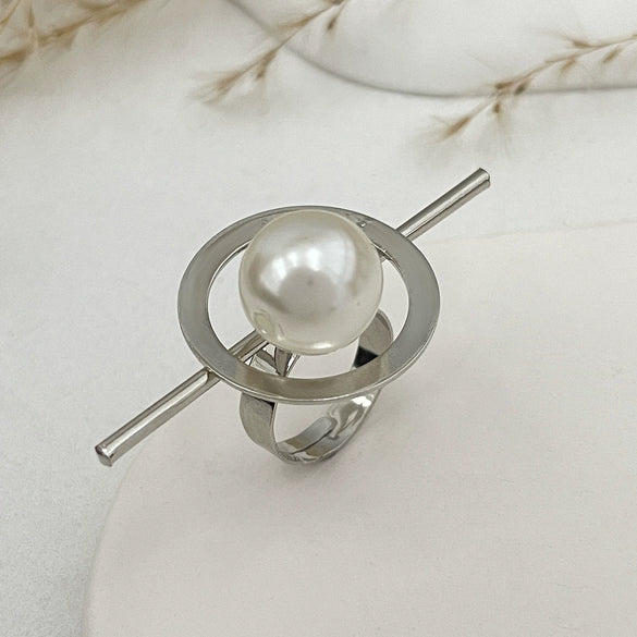 Baroque Style Metal Imitation Pearl Pleated Flower Ring For Women With Electroplating