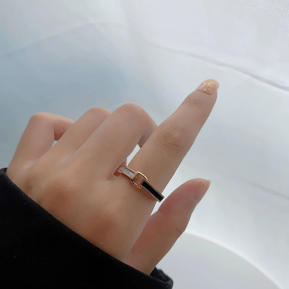 Black And White Shell Geometric Titanium Steel Electroplated Women's Couple Ring