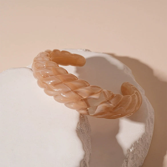 Blooming Irregular Geometric Resin Acrylic Bracelet With Dripping Oil Processing Fashion Light Luxury Jewelry