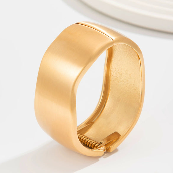 Bracelet Metal Sweet Cool Geometric Electroplated Spring Buckle Glow Surface Punk Style