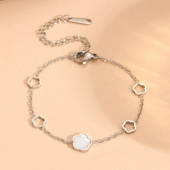 Bracelet Titanium Steel Heart Shape Hollow Five Leaf Flower Electroplated Jewelry For Women