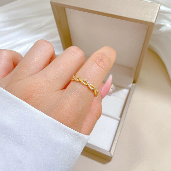 Brass Crown Shaped Women's Fashionable Ring With Copper Micro Inlay And Electroplating