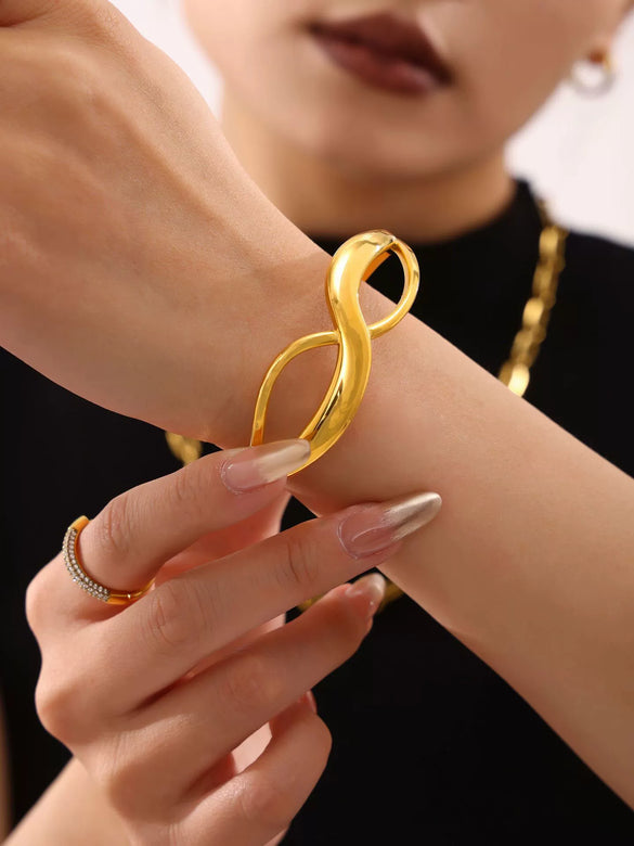 Buckle Bracelet 316L Stainless Steel Geometric Curve Design High Polished Pvd Plating 18K Real Gold Color Retention
