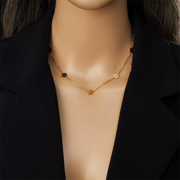 Butterfly Collarbone Necklace And Cute Suit Bracelet In Flower Design Made Of Stainless Steel With Electroplating Treatment