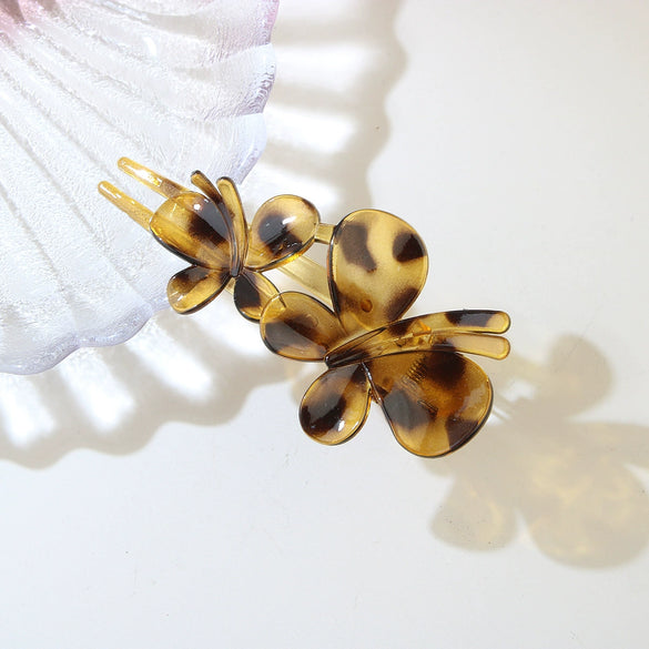 Butterfly Plastic Hairpin Clip For Women With Baking Paint Treatment Light Luxury Style