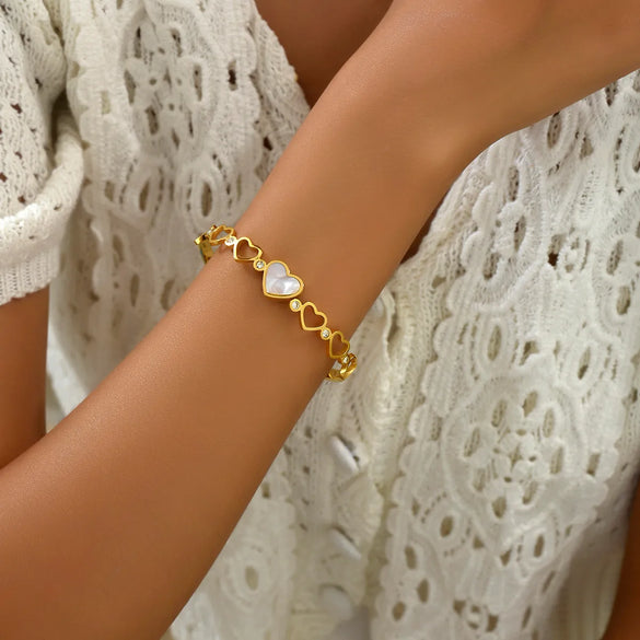 Casual Elegant Basic Heart Shape Stainless Steel Asymmetrical Hollow Out Inlay Shell 18k Gold Plated Bangle
