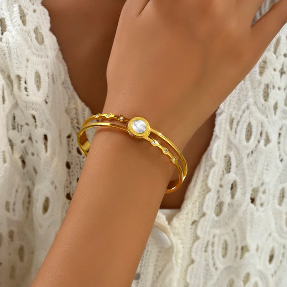 Casual Elegant Basic Heart Shape Stainless Steel Asymmetrical Hollow Out Inlay Shell 18k Gold Plated Bangle