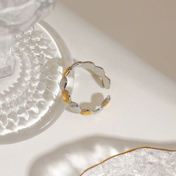Casual Geometric Titanium Steel Ring With Gold And Silver Color Matching And Electroplating