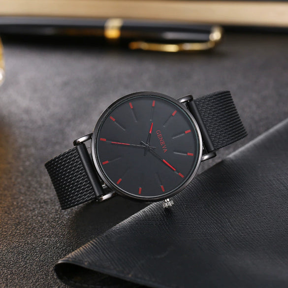 Casual Quartz Watch With Plastic Strap Round Dial Alloy Case For Men And Women
