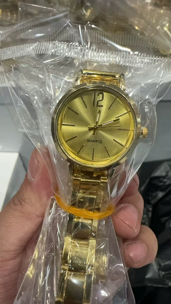 Casual Universal Quartz Watch With Plastic Case Iron Belt And Stainless Steel Buckle Round Dial