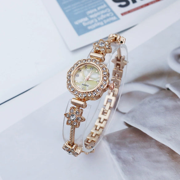 Casual Women's Alloy And Stainless Steel Bracelet Watch With Flower Shape Dial And Diamondstudded Design