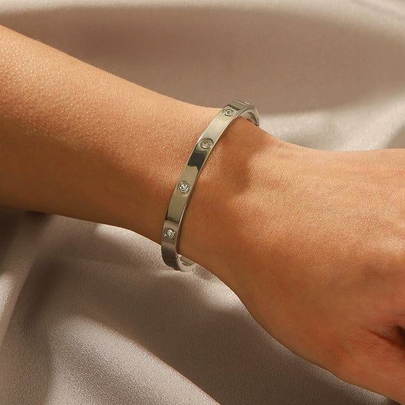 Classic Couple Bracelet In Titanium Steel And Stainless Steel With Star Pattern And Full Diamond Design