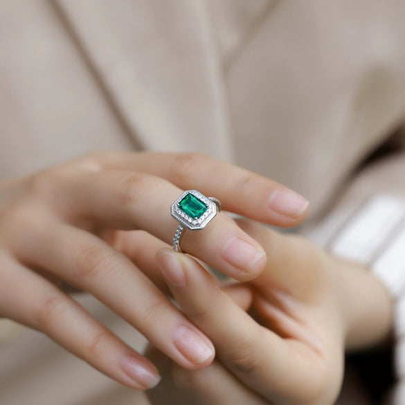 Classic Geometric Cultivated Emerald Women's Vintage Ring 925 Silver