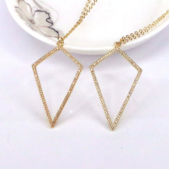 Classic Simple Copper Gold Plated Necklace With Micro Inlaid Zircon Water Drop Geometric Pendant On Water Wave Chain For Unisex Wear