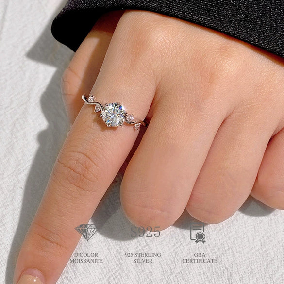 Classic Sixclaw Flash Diamond Ins Moissanite Ring For Women Silver Geometric Design Electroplated
