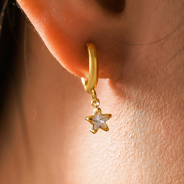 Colorful Glass Diamond Fivepointed Star Pierced Earrings Plated With Real Gold In Niche Style Made Of Stainless Steel And Glass Drill With Electroplating Process