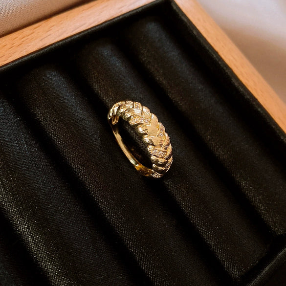 Copper Finger Ring With Geometric And Flower Pattern Electroplating For Women Light Luxury Style