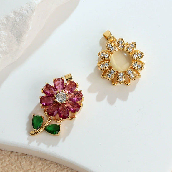 Copper Flower Rotatable Pendant Jewelry Accessories With Electroplating For Women