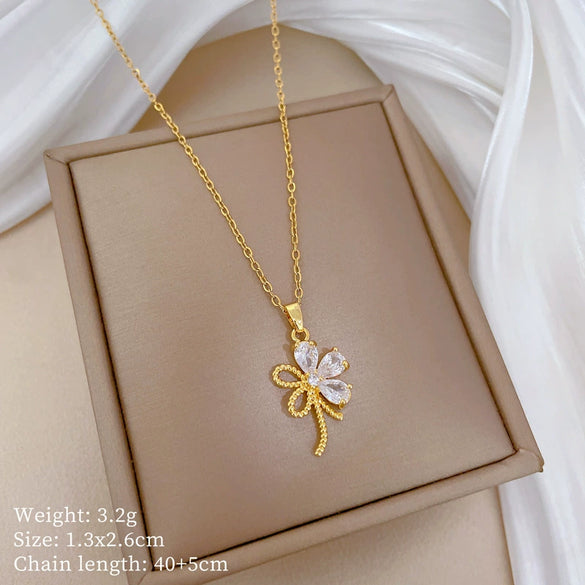 Copper Light Luxury Geometric Hollow Five Leaf Flower Electroplated Women's Necklace And Earrings Set