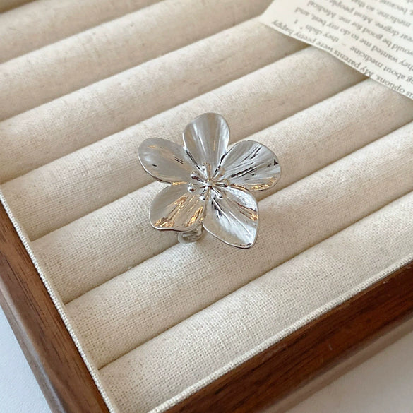 Copper Light Luxury Women's Ring Set With Zirconia Hollow Butterfly Flower Design