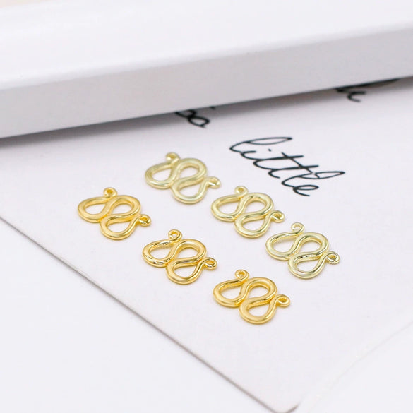 Copper Plated Gold Bracelet Necklace With S Shaped Hook Buckle And Electroplating Treatment