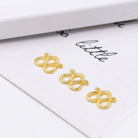 Copper Plated Gold Bracelet Necklace With S Shaped Hook Buckle And Electroplating Treatment
