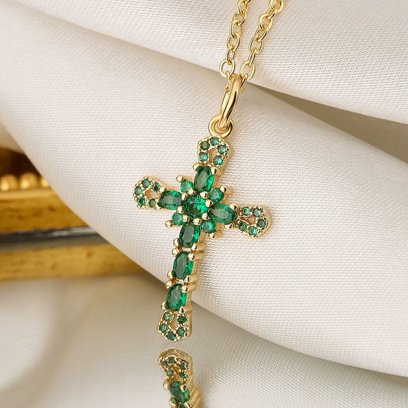 Copper Plated 18K Gold Microinlaid Zircon Geometric Pendant Necklace For Female Light Luxury Style