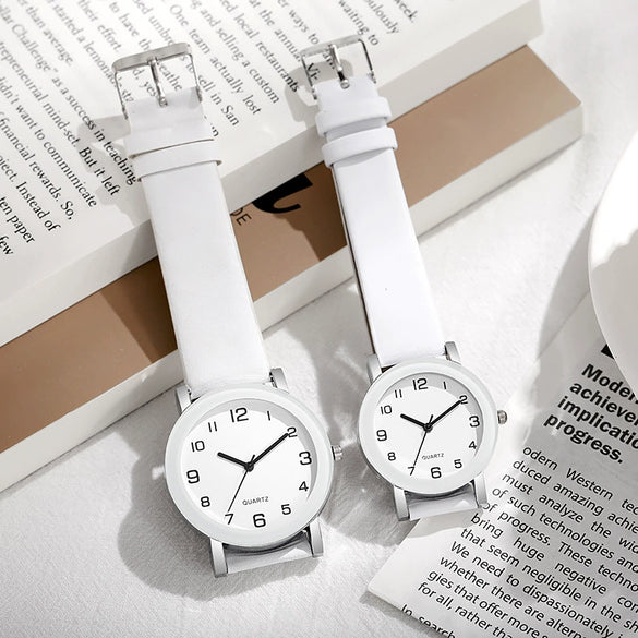 Couple Casual Alloy Quartz Watch With Round Dial Stainless Steel Clasp Genuine Leather Strap Mineral Strengthened Glass Mirror
