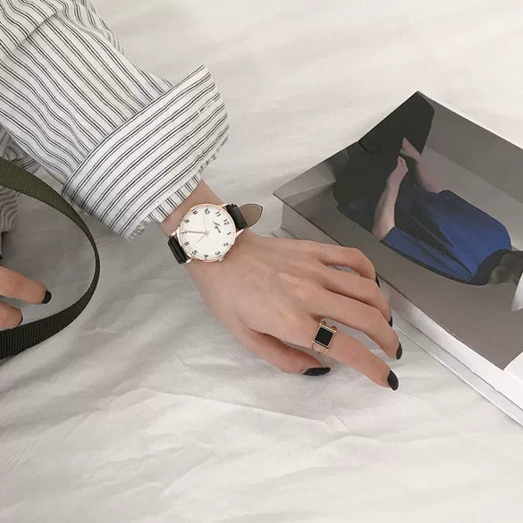 Couple's Watch Alloy Case Imitation Leather Strap Stainless Steel Clasp Round Dial Leisure Style