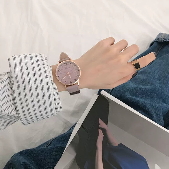 Couple's Watch Alloy Case Imitation Leather Strap Stainless Steel Clasp Round Dial Leisure Style